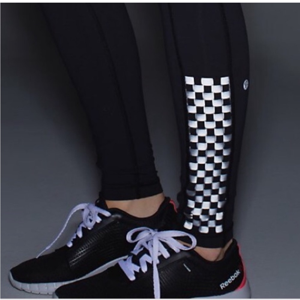 Lululemon Special Edition Black Reflective Grid Leggings Size 2